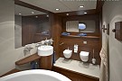 Моторная яхта Энигма - санузел вид 2 Моторная яхта Энигма - санузел вид 2